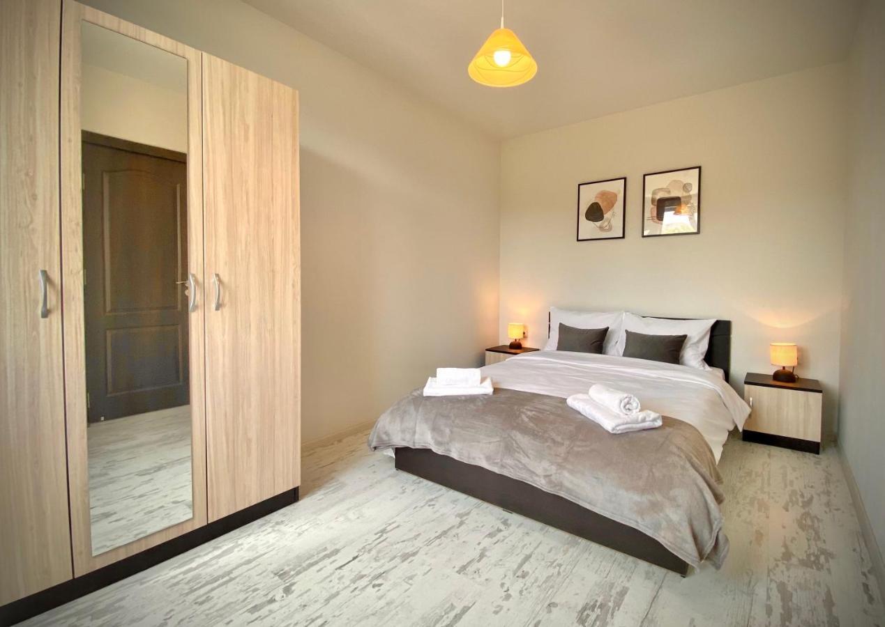 Cozy & Modern 1Br Apart For 4 Guests Next To Medical University & Free Parking Stara Zagora Eksteriør billede