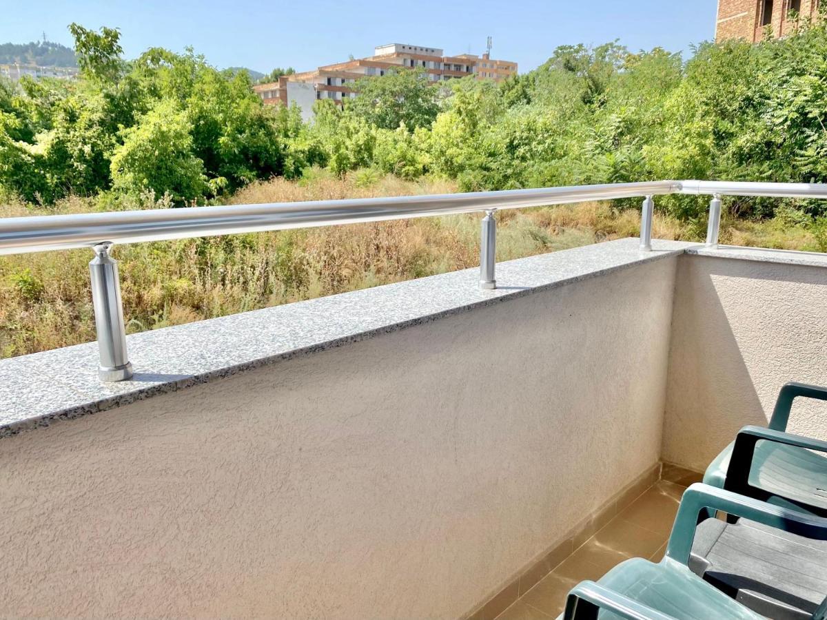 Cozy & Modern 1Br Apart For 4 Guests Next To Medical University & Free Parking Stara Zagora Eksteriør billede